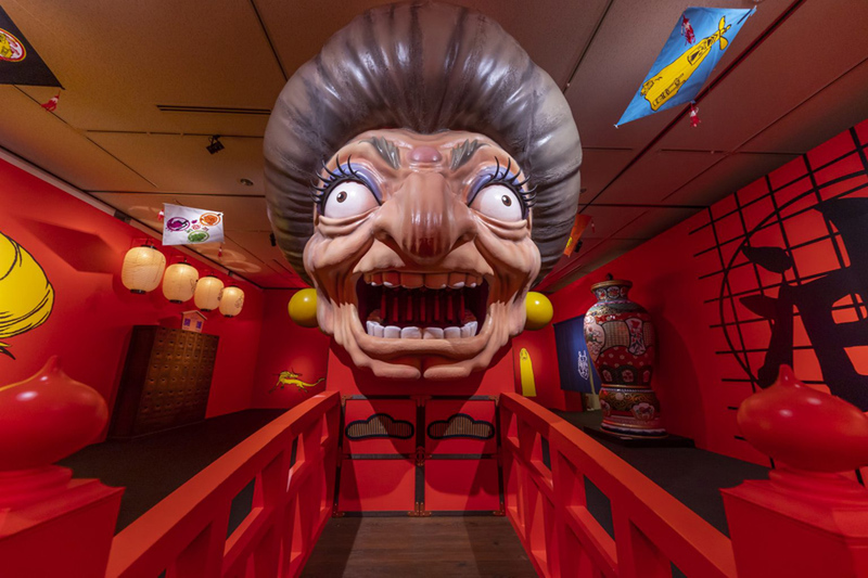 高さ3mの湯婆婆・銭婆のおみくじやトトロのフォトスポットが登場