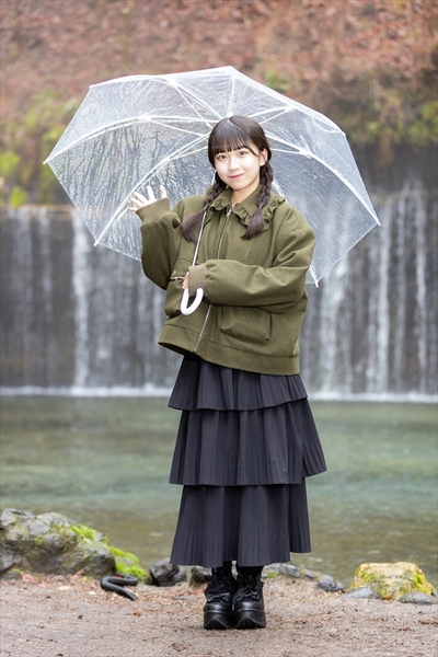 ニアジョイ・天野 香乃愛と大西 葵がアバルトのEVで軽井沢の自然と地元