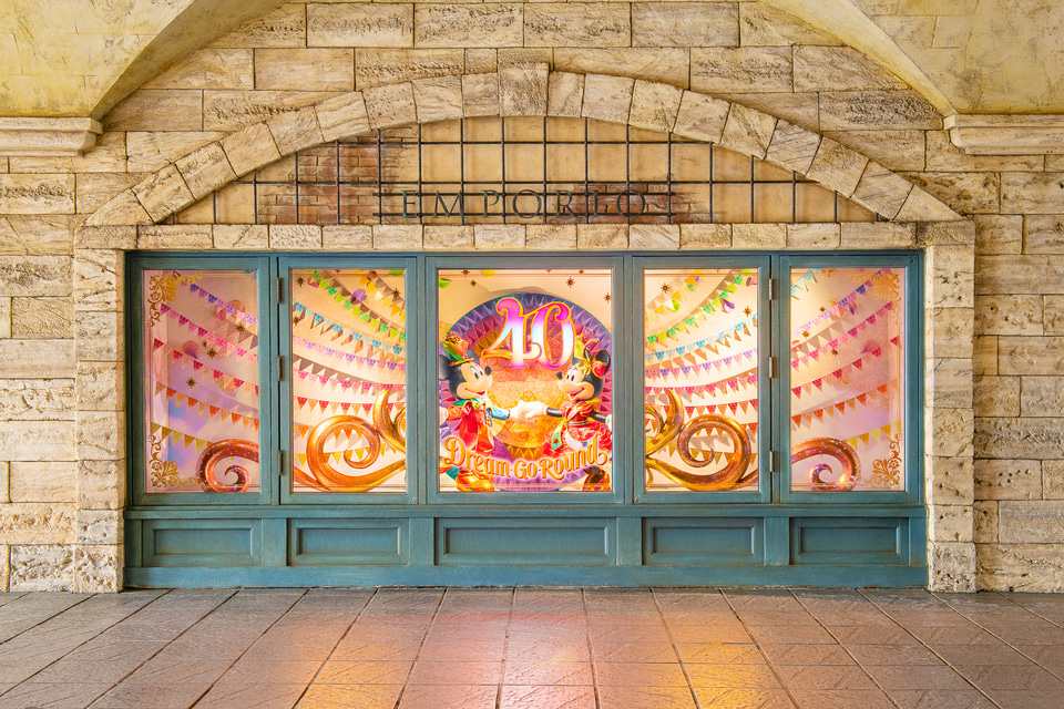 あのウィンドウ展示の一部が手に入る！ 「東京ディズニーリゾート40
