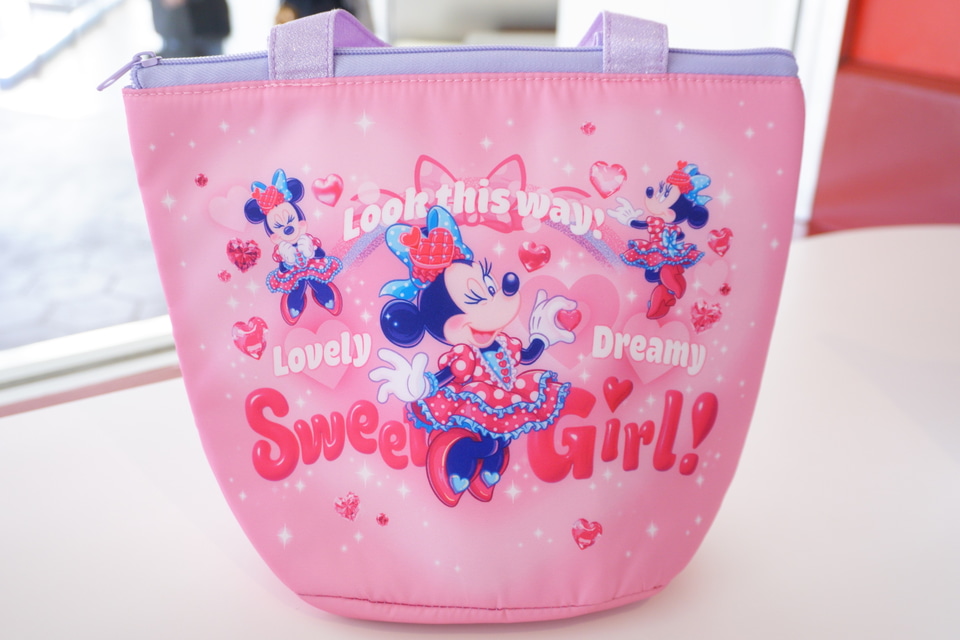 ミニーのファンダーランド」スーベニア付きメニューを大人買い