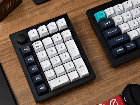 マクロキーやロータリーノブを備えたテンキーパッド「Keychron Q0 Max