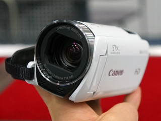 キヤノン、従来比150%の長時間撮影が可能なファミリー向けビデオカメラ