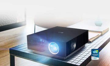 小寺信良の週刊 Electric Zooma!】プロジェクタ“だけ”でYouTubeや