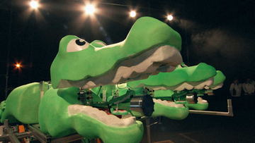 NHK、6月魔改造は「ワニちゃん水鉄砲」で巨大ろうそく消し - AV Watch