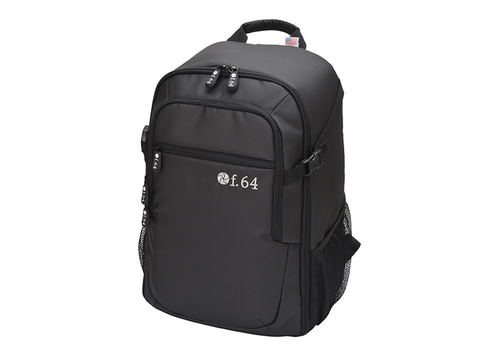 f64、60-600mmレンズをボディに付けたまま収納できるバックパック