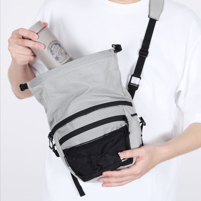 OM SYSTEMとMILLETのコラボバッグ、第2弾はミニマムなショルダーバッグ