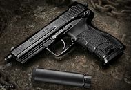 軽量な専用サイレンサーが付属！ 東京マルイ、ガスブローバックガン