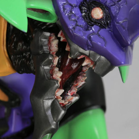 なんと全高88cm！ 禍々しさ溢れる「エヴァンゲリオン初号機」の