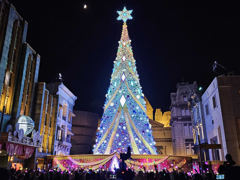 USJ2023冬】今年も巨大ツリーが登場！ 「NO LIMIT！パーティ・ツリー