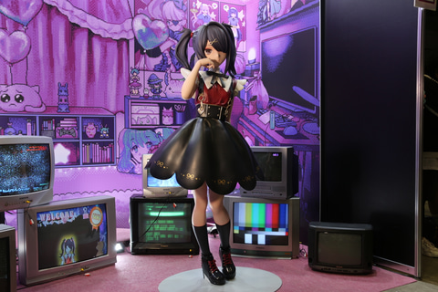 NEEDY GIRL OVERDOSE」あめちゃん、等身大フィギュアで降臨