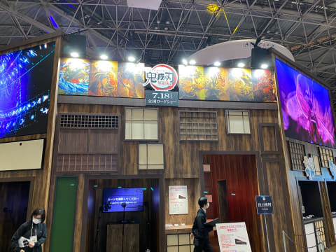劇場版『鬼滅の刃』無限城編」ブースは無限城をイメージ！「鬼滅の刃