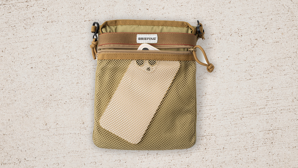 DEAN & DELUCA×BRIEFING、2WAYの「サコッシュ トートバッグ」発売。黒