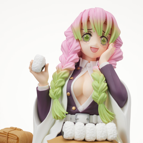 鬼滅の刃」、甘露寺蜜璃のプライズフィギュア登場！ おにぎりをおいし