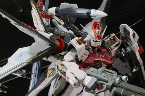 METAL BUILD ストライクルージュ オオトリ装備」レビュー - HOBBY Watch