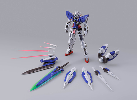 機動戦士ガンダム00」より4本腕と大型剣装備の新機体「METAL BUILD