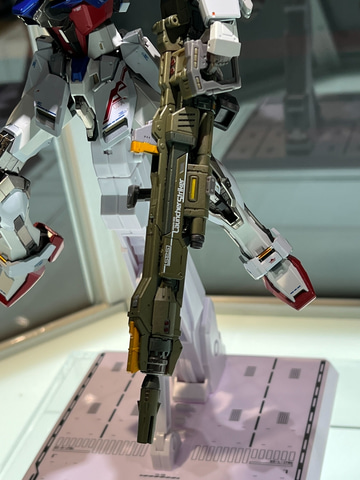 METAL BUILD ストライクガンダム」に待望のI.W.S.P.が登場！ランチャー