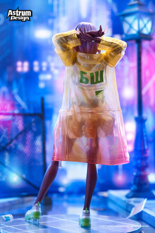 近未来的な衣装にすらっと伸びた脚線美が魅力。「アリックス・“デブリ