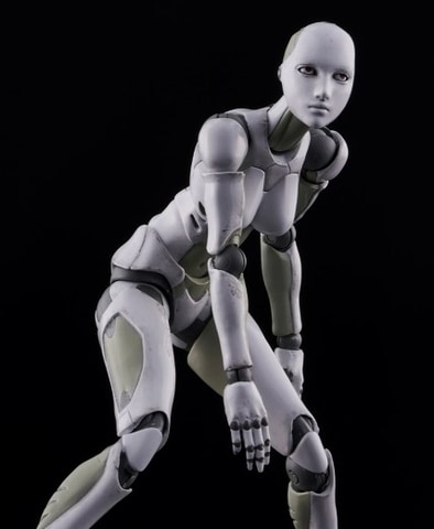 弐瓶勉氏の「東亜重工製 合成人間」フィメール型の可動フィギュア第四