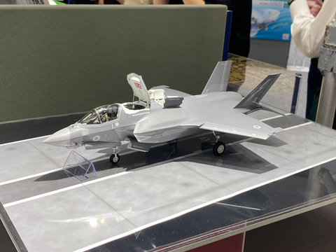 タミヤ「ロッキード マーチン F-35B ライトニングII」を1/48スケールで