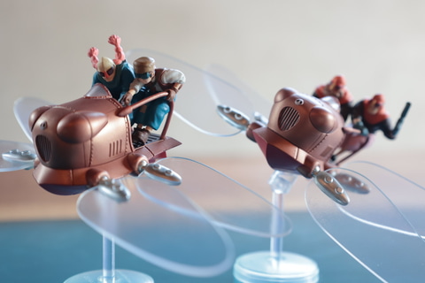 天空の城ラピュタ」ドーラ一家とパズーを乗せて「フラップター」が立体
