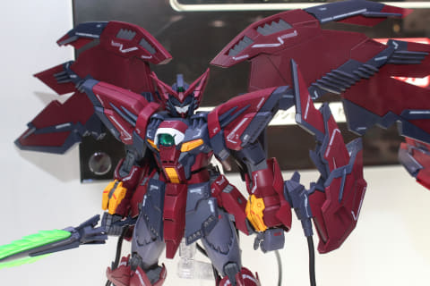 特別企画】【ガンダムベース撮り下ろし】新武装を備えたガンダム