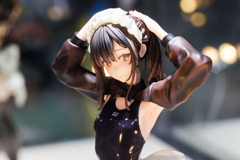 特別企画】水着とメイド姿が夢の融合!?「シオリ 競泳メイド