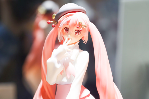 特別企画】春の陽気が漂ってきそう！「【SMILE VALUE 2025】POP UP