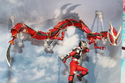 特別企画】「S.H.Figuarts ドラグレッダー」が企画中！ 真骨彫仮面