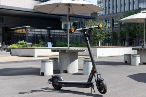 セグウェイ、公道走行可能な電動キックスケーター - Impress Watch