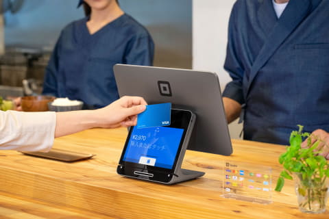 Square、2画面のハイエンドPOSレジ端末「Square レジスター