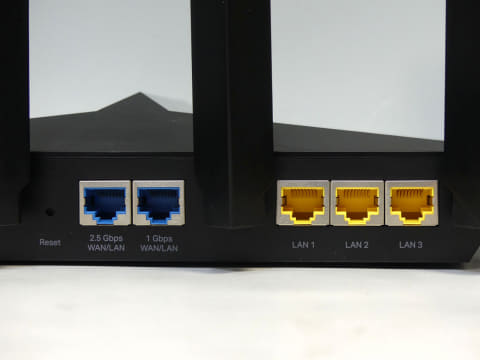 なんと2万円台でお買い得！ Wi-Fi 6トライバンド＋2.5GbEで遠距離