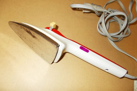 思い出家電】松下電器の小さなアイロン「裁縫こて」 - 家電Watch