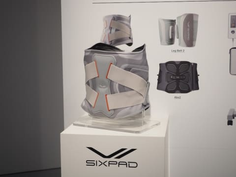 SIXPAD、ジェル不要な巻くだけトレーニングEMS 初の腰専用も - 家電 Watch