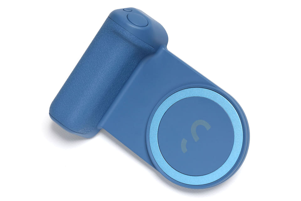 iPhone用MagSafeグリップ、ShiftCam「SnapGrip」がスゲくイイ
