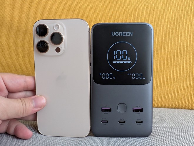 UGREENの最新モバイルバッテリーはスマホもパソコンも余裕で充電