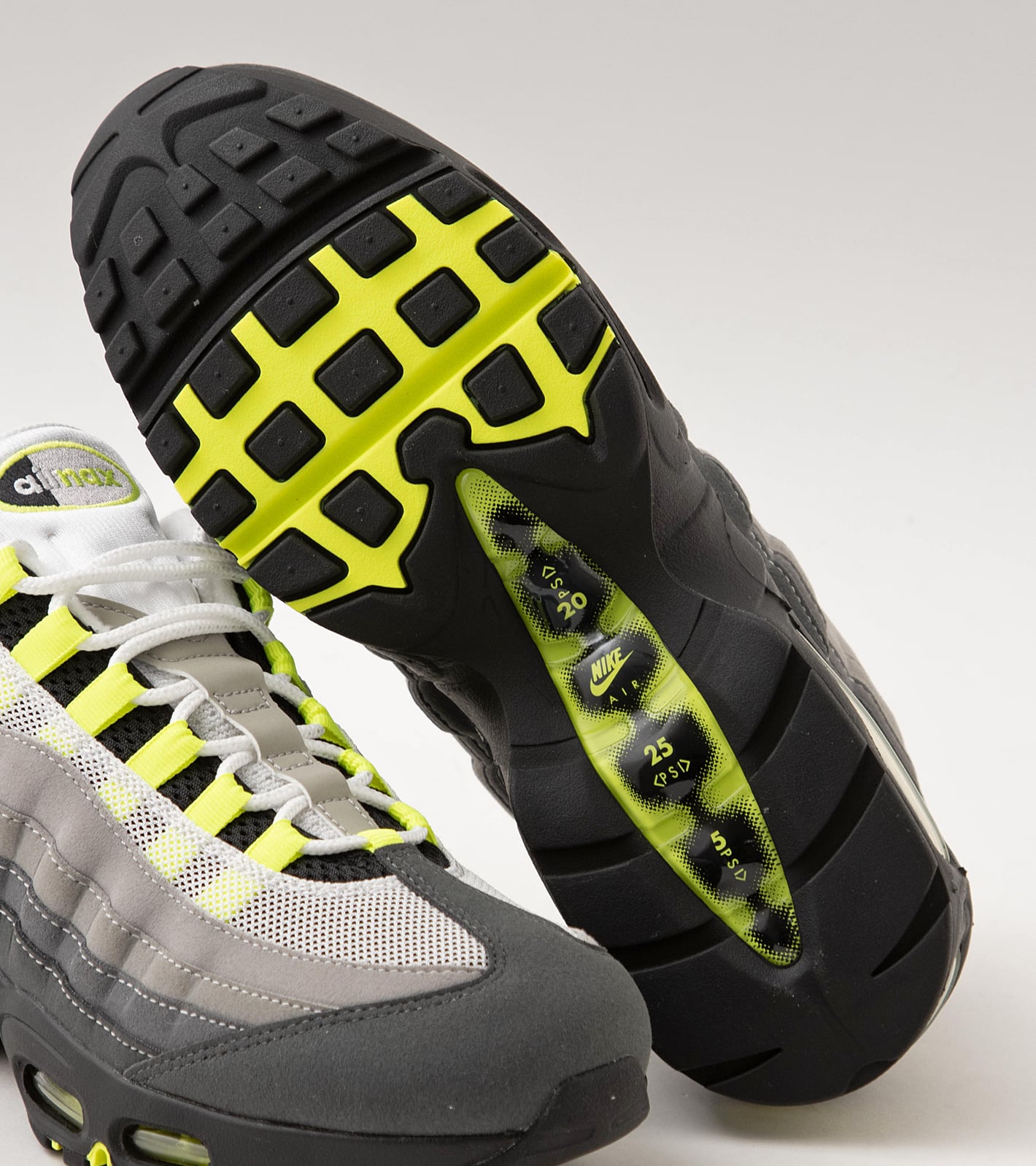 NIKE AIR MAX 'NEON PACK' | atmos（アトモス） 公式オンラインストア