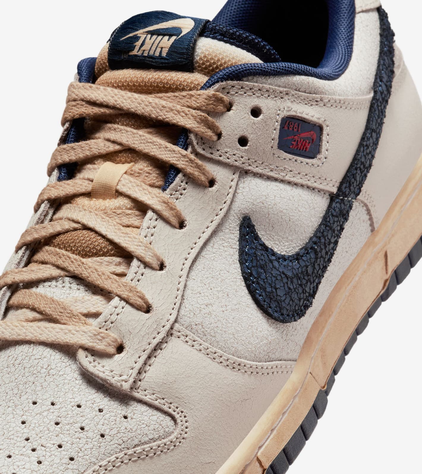 NIKE x Stranger Things | atmos（アトモス） 公式オンラインストア