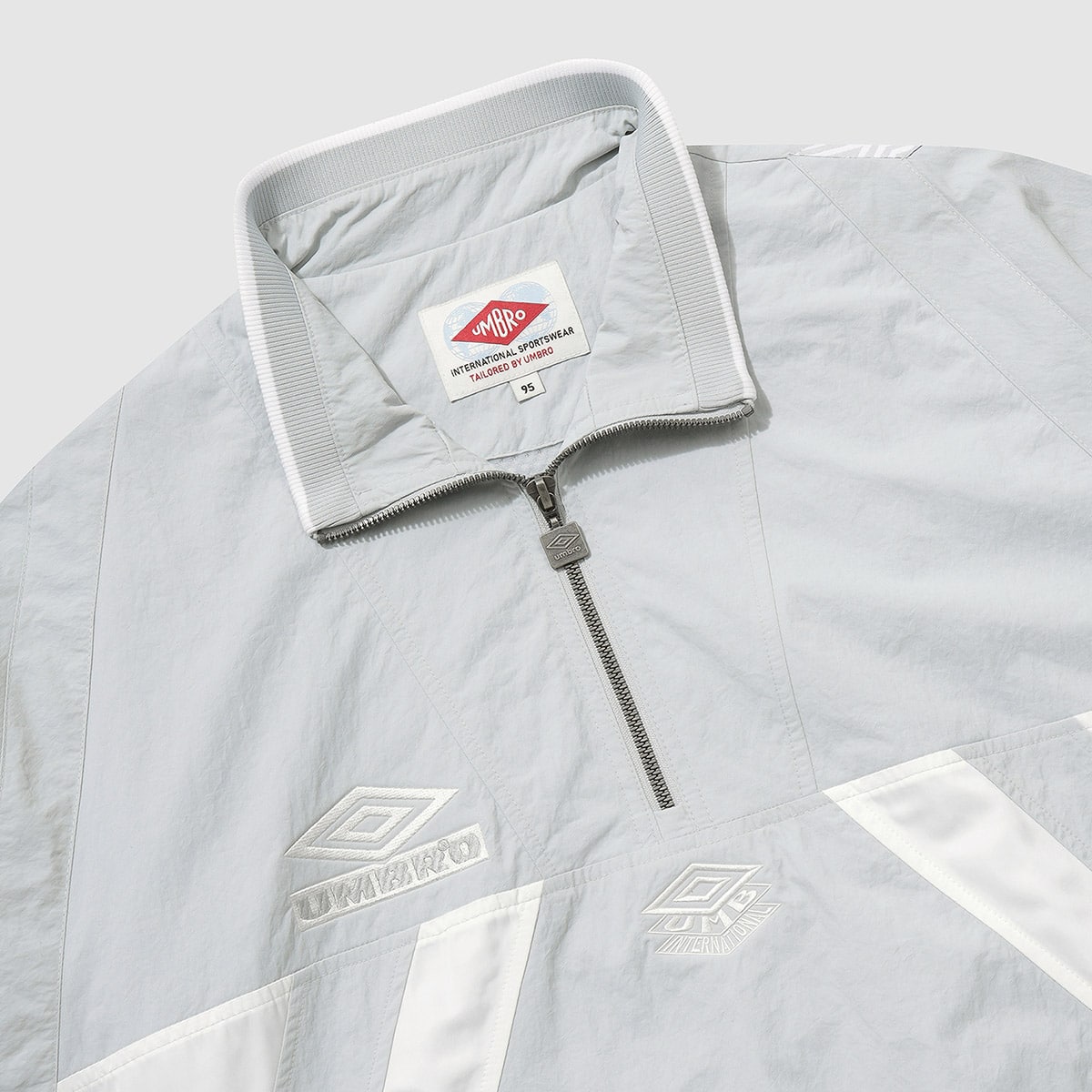 UMBRO HBL OG Woven Standneck Anorak ライトグレー（アンブロ