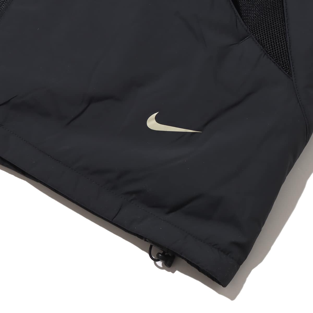 NIKE M NRG NOCTA RVRSBLE VEST DR BLACK/STONE/SMOKE GREY/STONE 23SU
