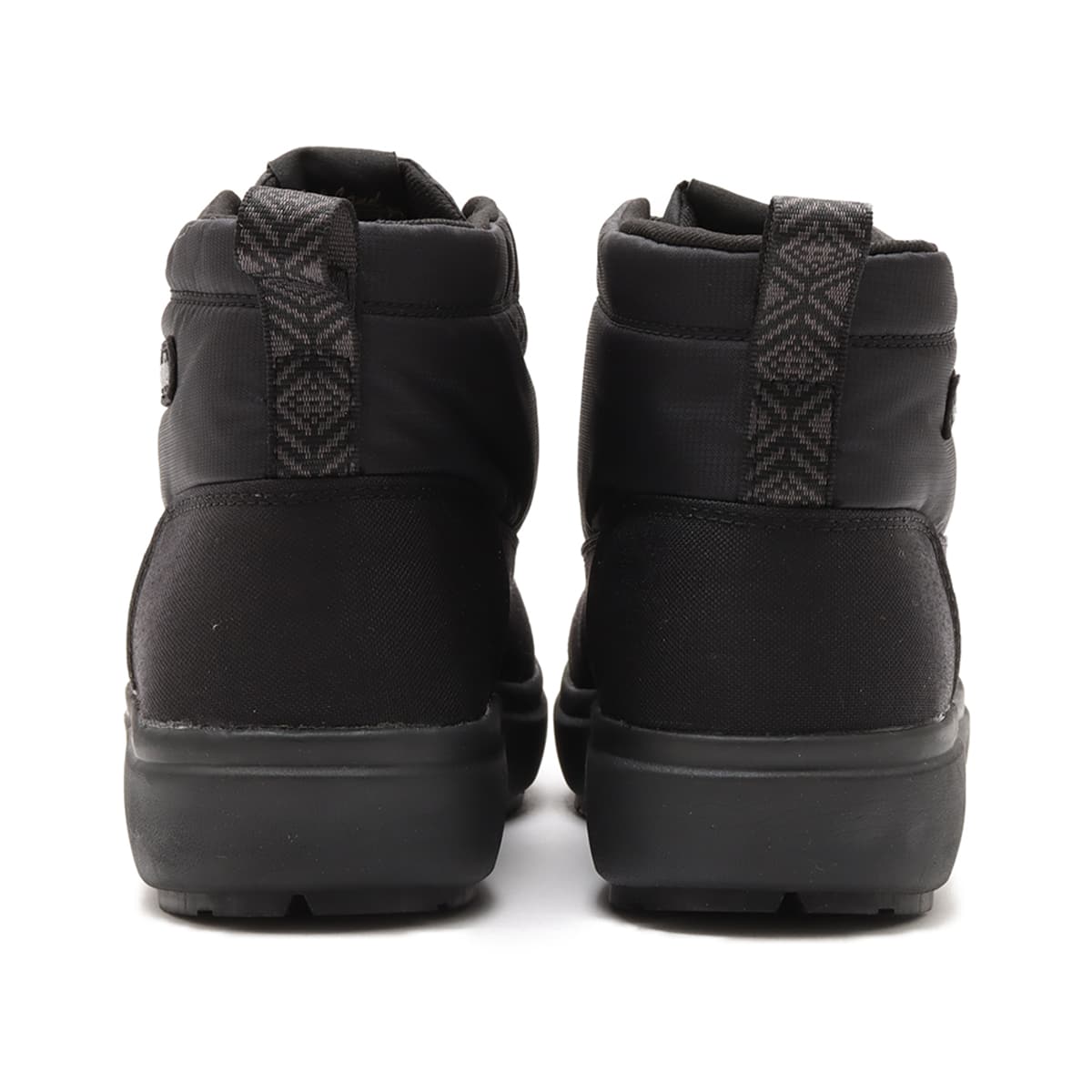 COLUMBIA SAPLAND III CHUKKA WP OH INFIN BLACK（コロンビア サップ