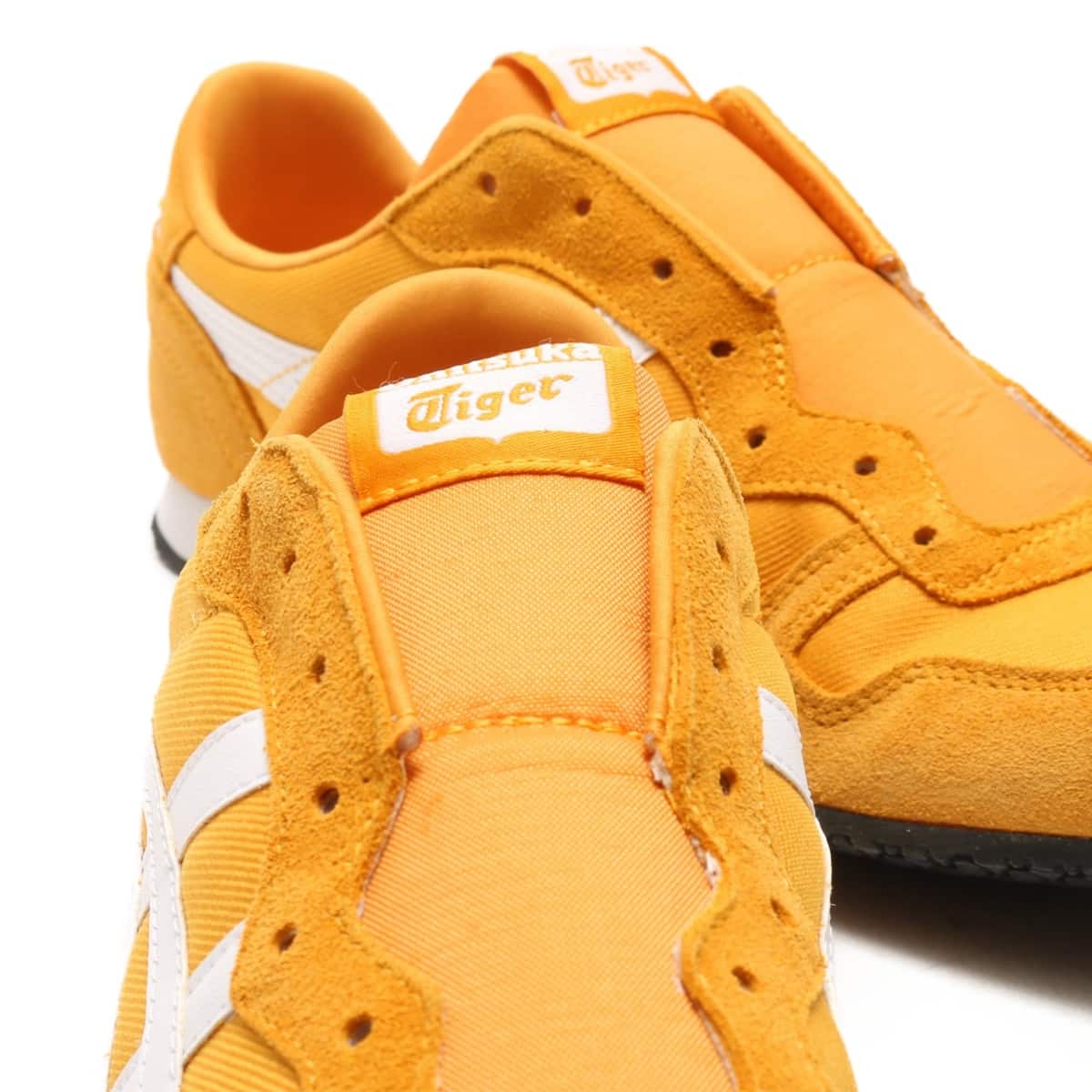 Onitsuka Tiger SERRANO SLIP-ON SANDSTORM/WHITE 18AW-I（オニツカ