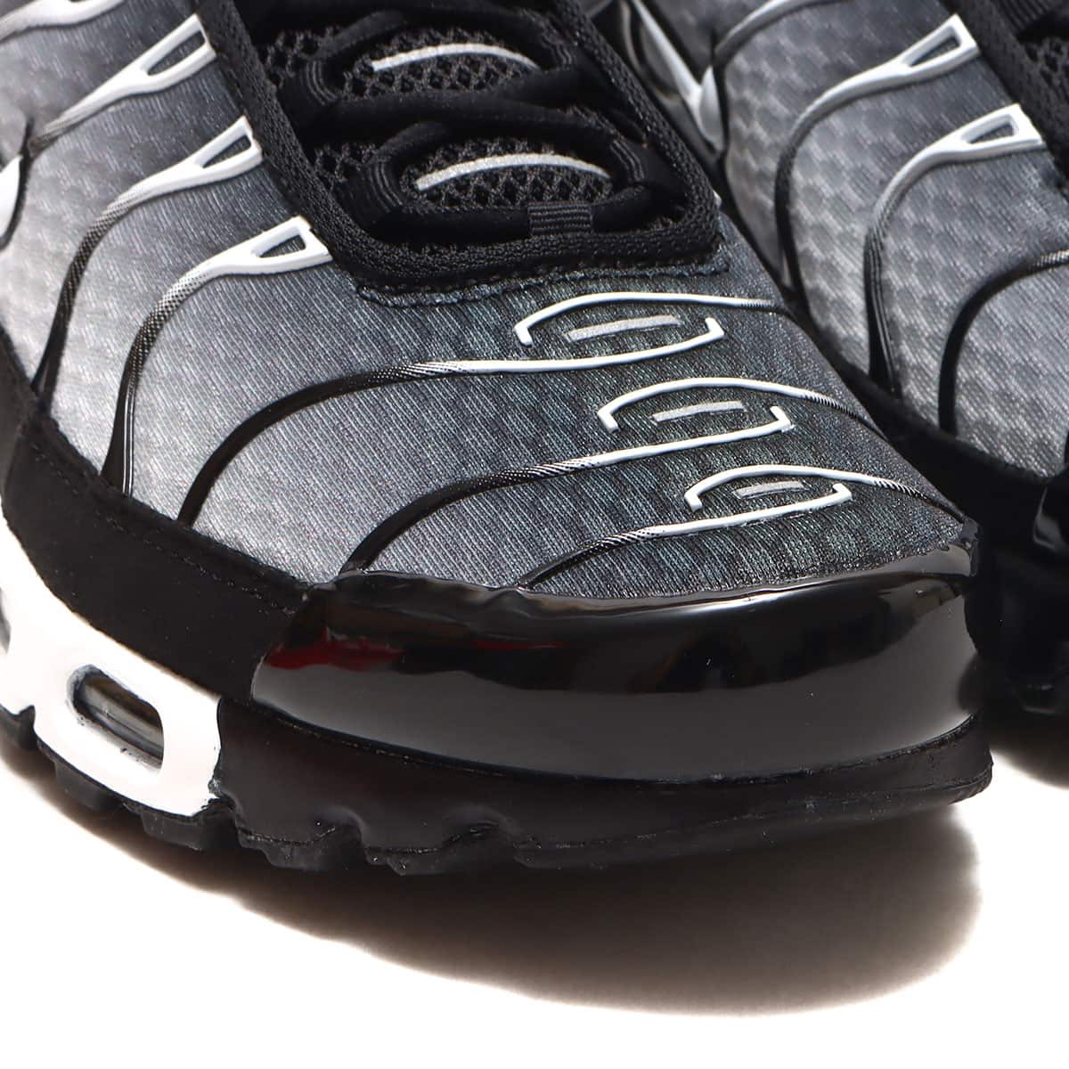 NIKE AIR MAX PLUS BLACK/WHITE-METALLIC SILVER 22FA-I（ナイキ エア