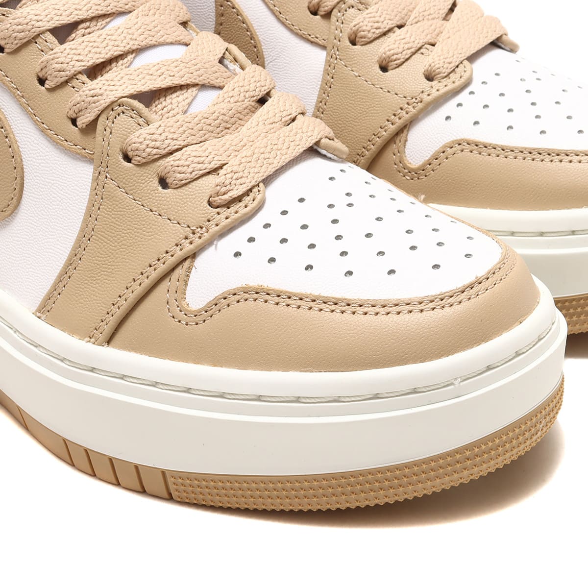 JORDAN BRAND WMNS AIR JORDAN 1 ELEVATE HIGH WHITE/DESERT-SAIL 23SP