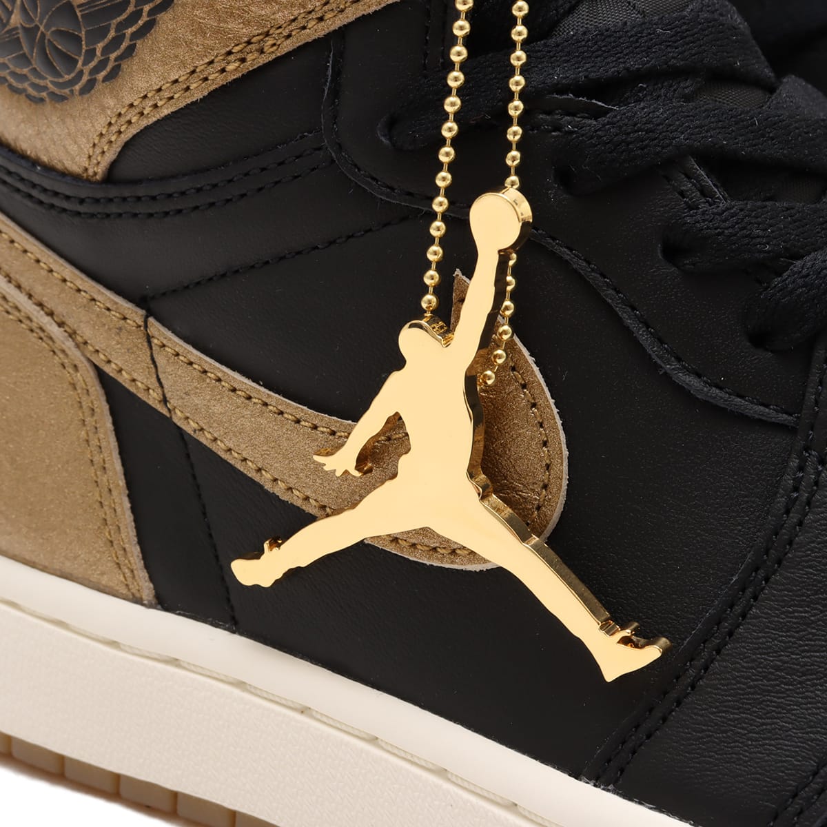 JORDAN BRAND AIR JORDAN 1 RETRO HIGH OG BLACK/METALLIC GOLD-SAIL