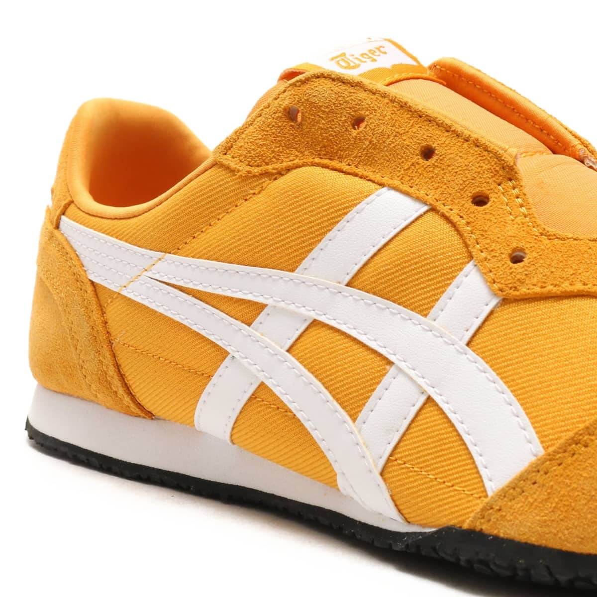 Onitsuka Tiger SERRANO SLIP-ON SANDSTORM/WHITE 18AW-I（オニツカ