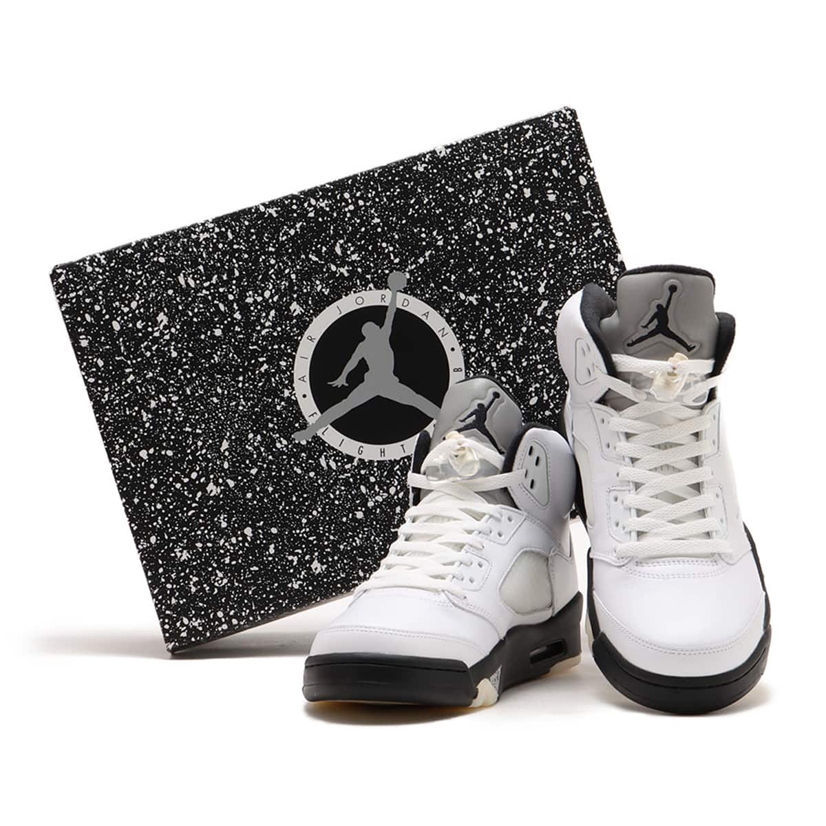 JORDAN BRAND AIR JORDAN 5 RETRO WHITE/BLACK-SAIL-METALLIC SILVER