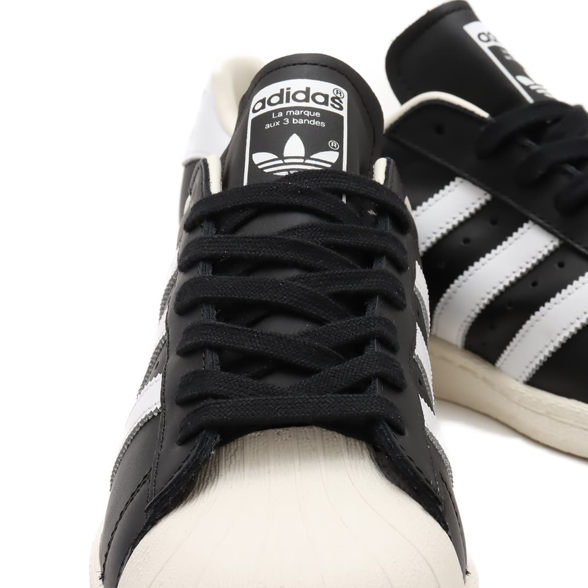adidas SUPERSTAR 82 CBLACK/FTWWHT/OWHITE（アディダス スーパー