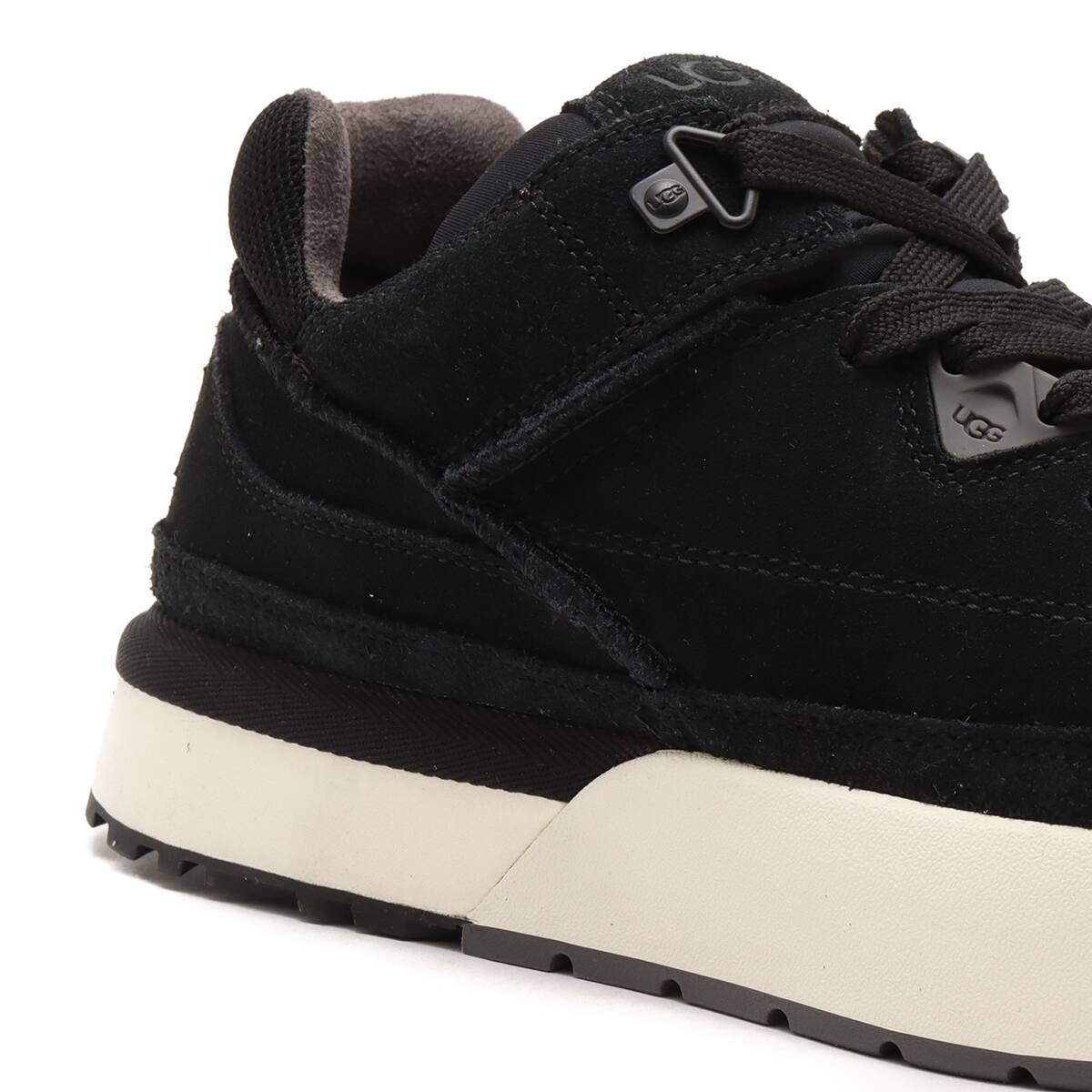 UGG GOLDENCUSH BLACK （アグ ゴールデンクッシュ-ブラック） | atmos