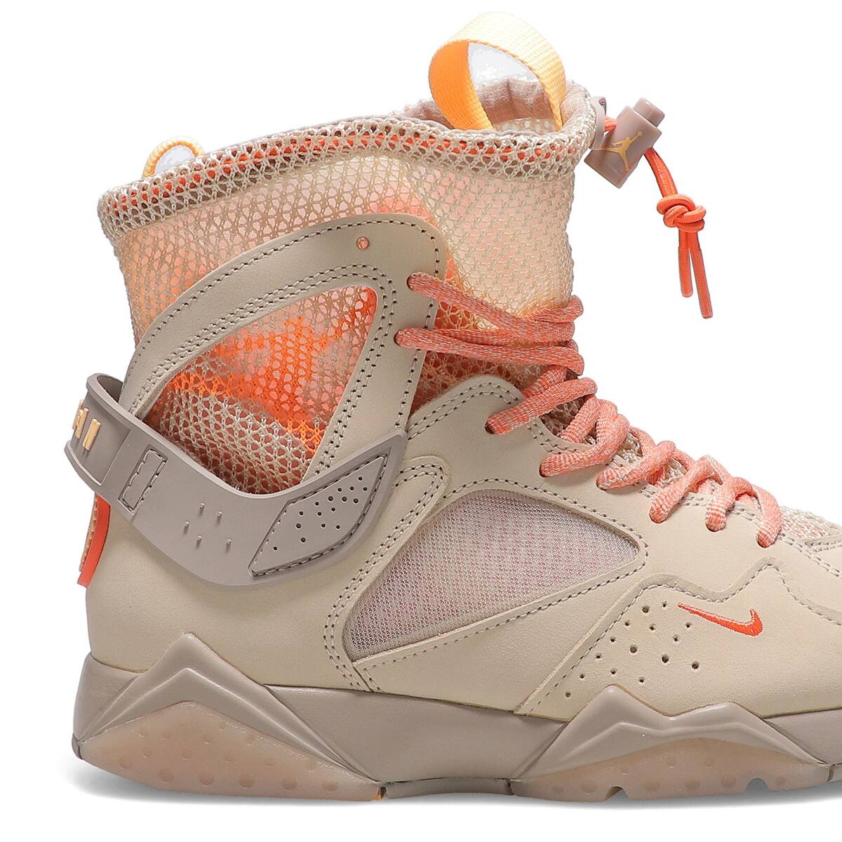 JORDAN BRAND WMNS AIR JORDAN 7 RETRO SP SANDDRIFT/PEACH CREAM-MALT