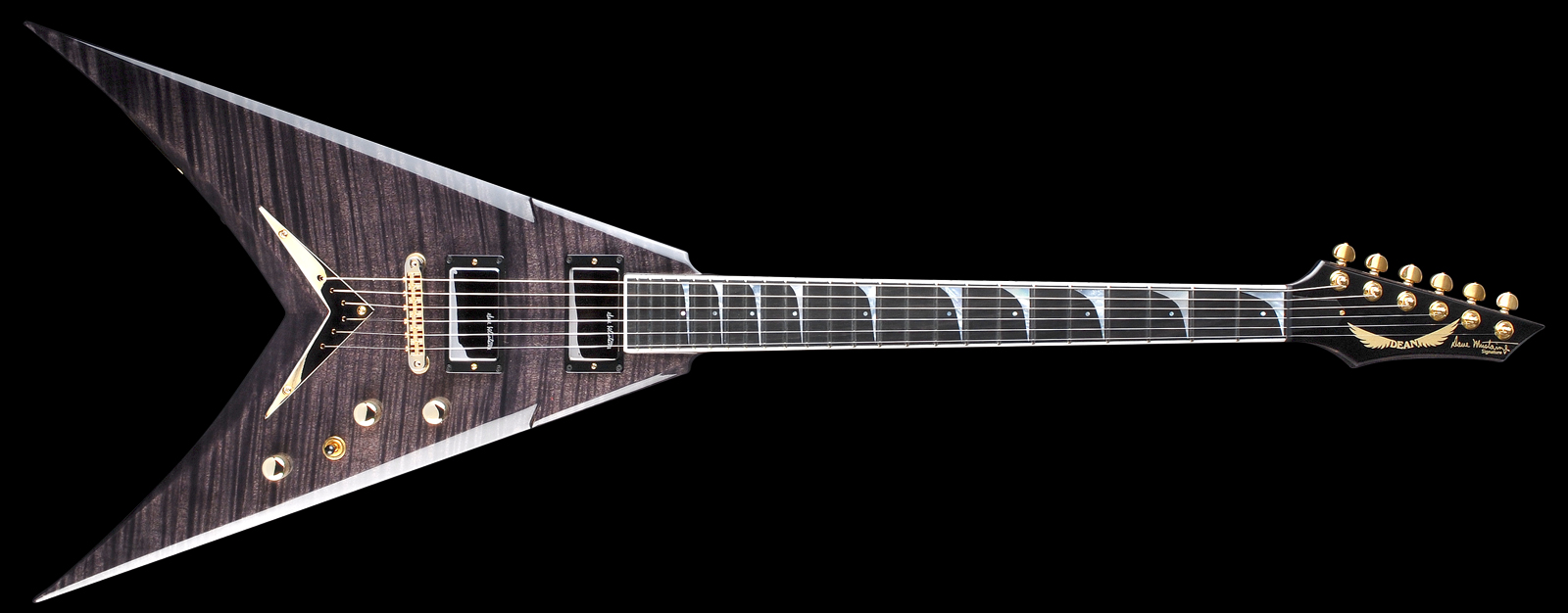 It's Official: MEGADETH's DAVE MUSTAINE Signs With DEAN GUITARS